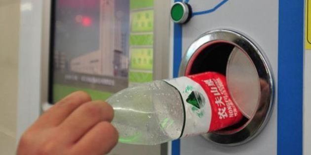 À Pékin, payez votre ticket de métro avec des bouteilles