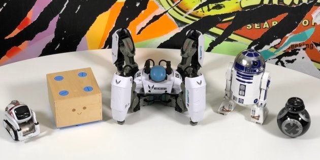 On A Teste 5 Robots Pour Un Cadeau De Noel Futuriste Le Huffpost