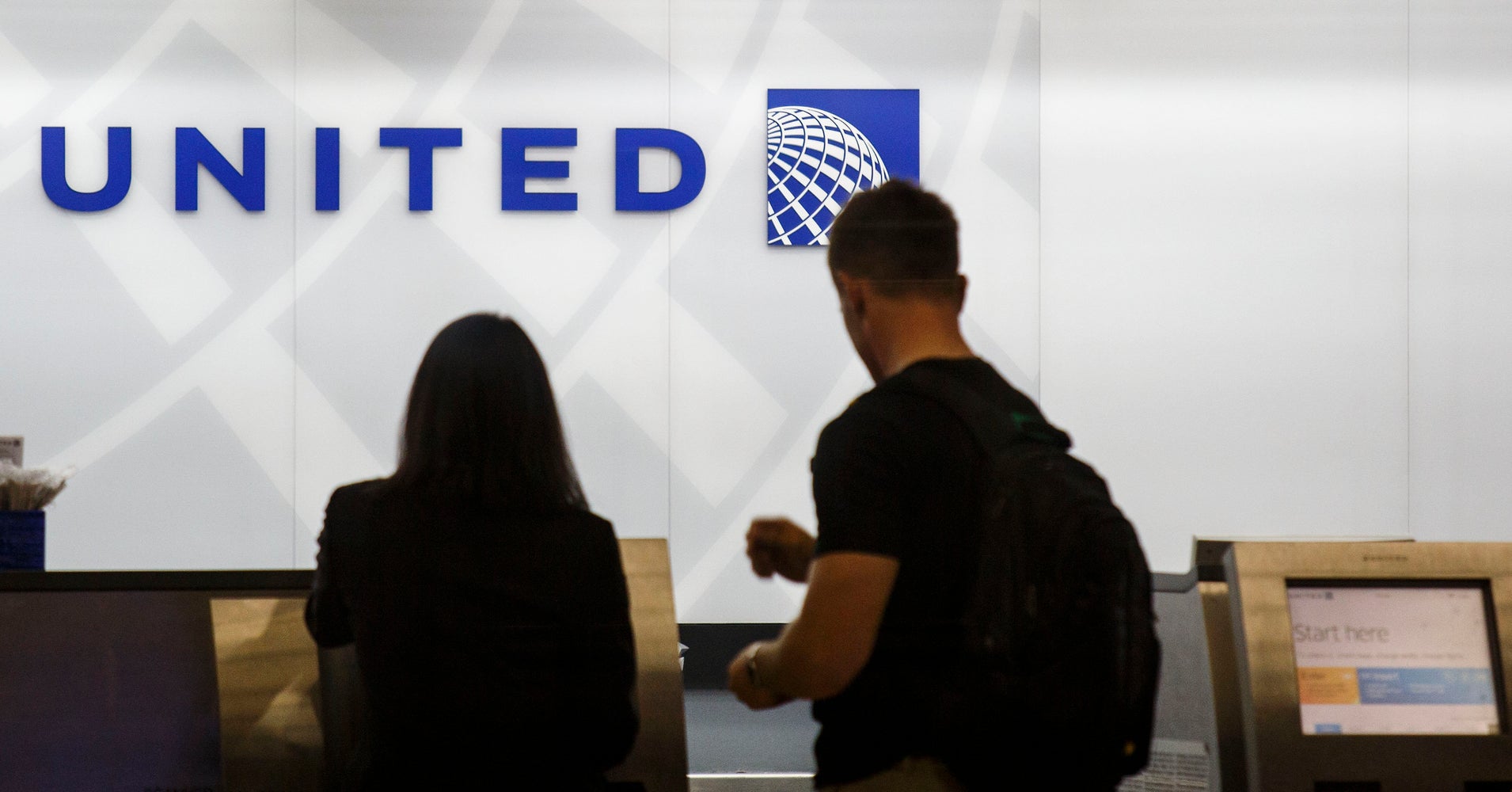 United Becomes First US Airline to Offer Non-Binary Gender Identification united becomes first airline to offer non-binary gender options