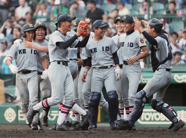 青春ストーリーを 大人が勝手に作っている 坊主文化や球数制限で揺れる高校野球 慶應高の監督が指摘 ハフポスト 青春ストーリーを 大人が勝手に作っている 坊主文化や球数制限で揺れる高校野球 慶應高の監督が指摘 ハフポスト