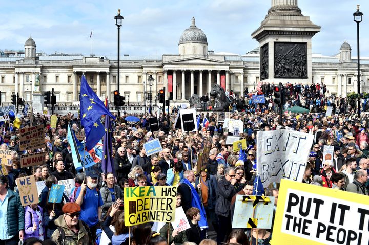 Hundreds of thousands march for a People's Vote in London