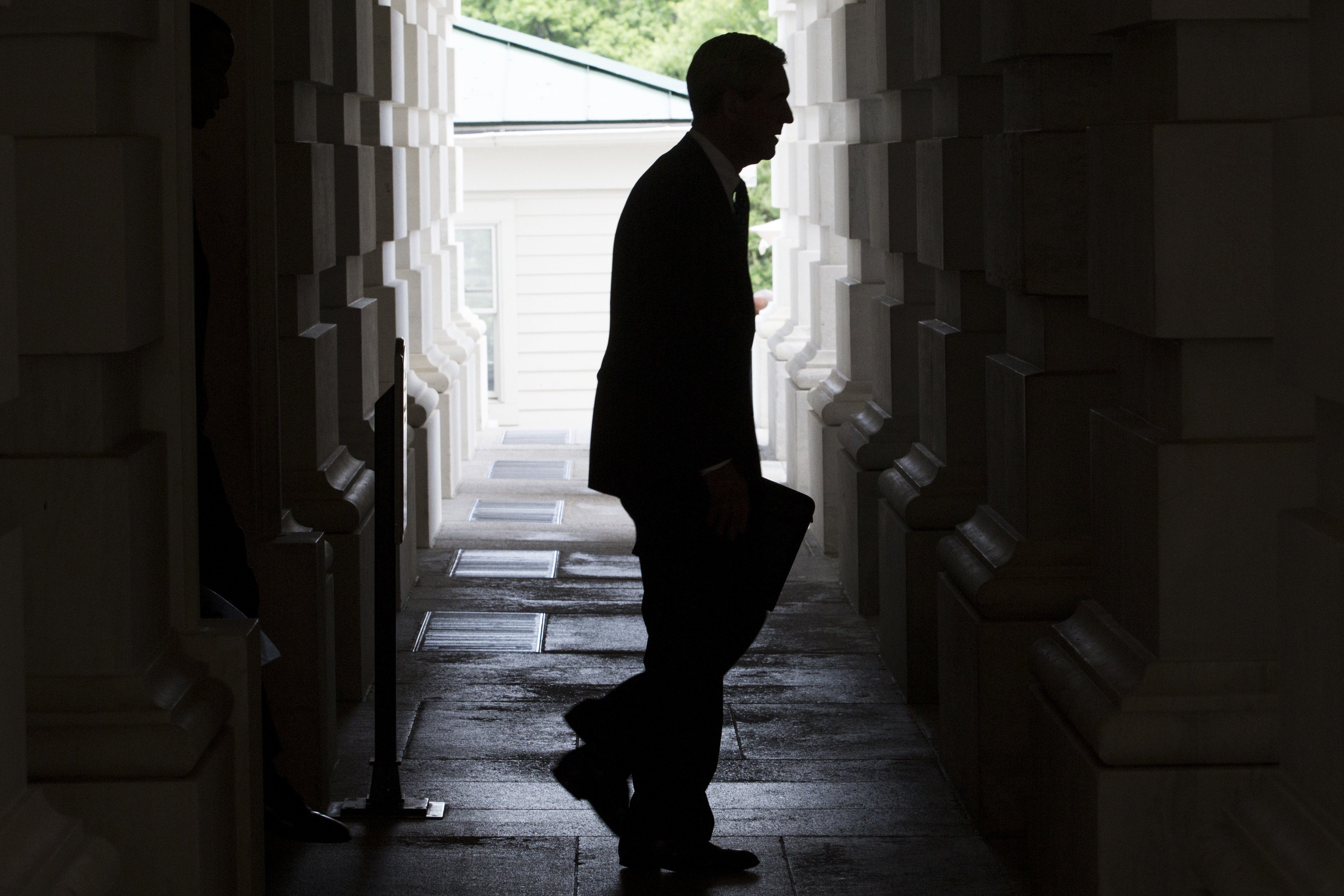 Turn In Your Smartphones! How Mueller Kept A Lid On Trump-Russia Probe