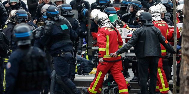 Acte Xix Des Gilets Jaunes Un Policier Victime Dun Malaise