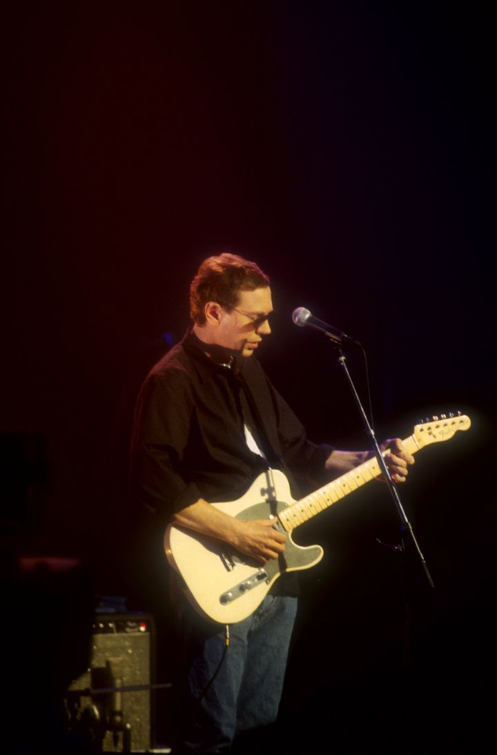 Scott performing on Jools Holland in 1997