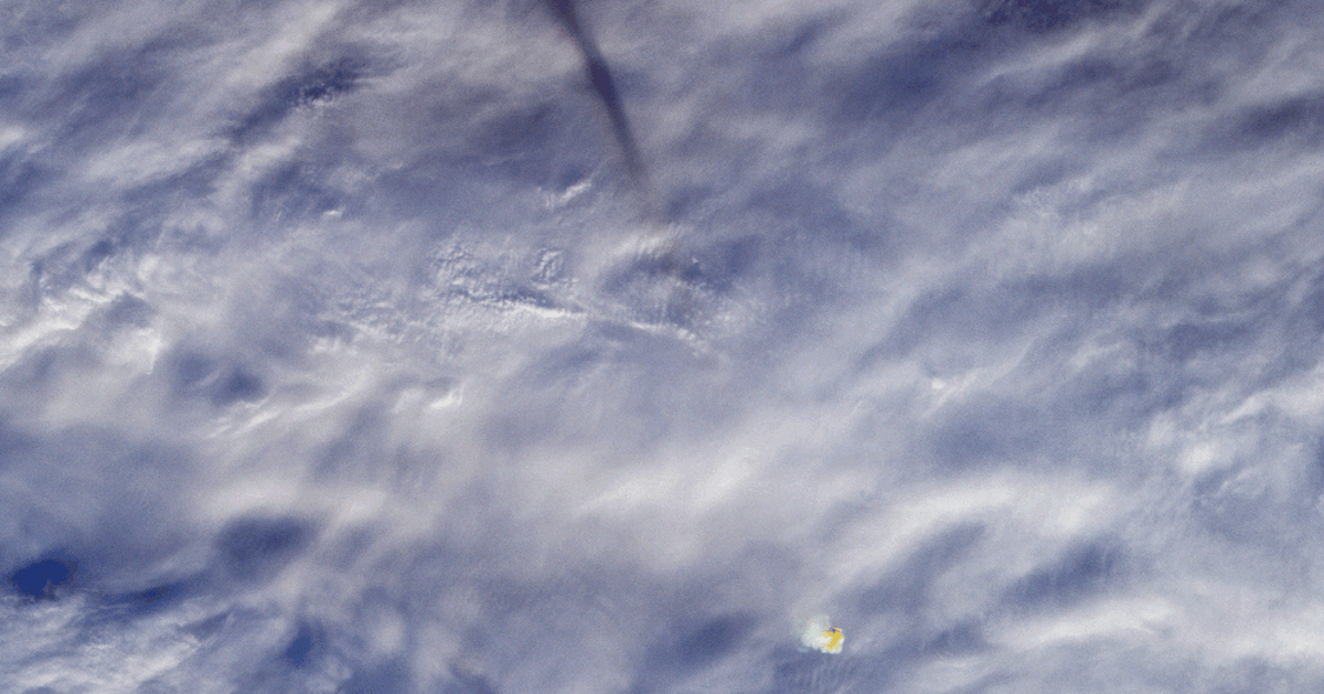 Meteor Today Exploding NASA Captured Images Of A Giant Meteor Explosion Over Earth | HuffPost ...