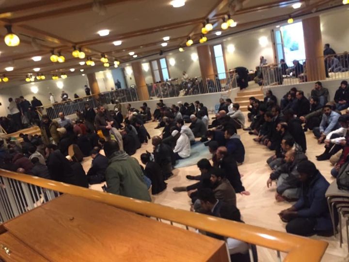 A photo shows Muslims from the Islamic Society of Mid-Manhattan worshipping inside Central Synagogue.
