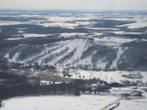 Alpine Valley Resort, SE Wisconsin 📍Elkhorn. Curious to see what a ski  area in Wisconsin looks like? 😆 One of my favorite after