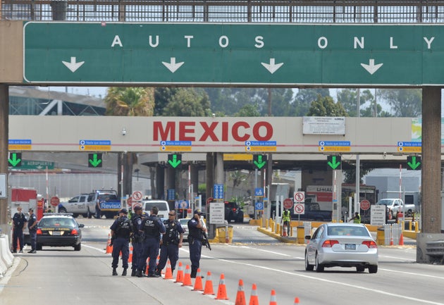 California Border Crossing San Ysidro Port Of Entry Is The Busiest Land Border In The World Huffpost