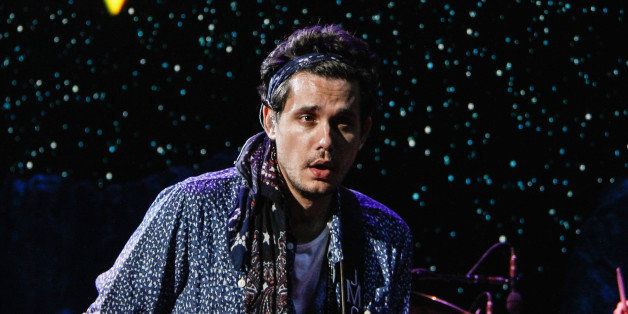 WANTAGH, NY - AUGUST 28: John Mayer performs at Nikon at Jones Beach Theater on August 28, 2013 in Wantagh, New York. (Photo by Janette Pellegrini/Getty Images)