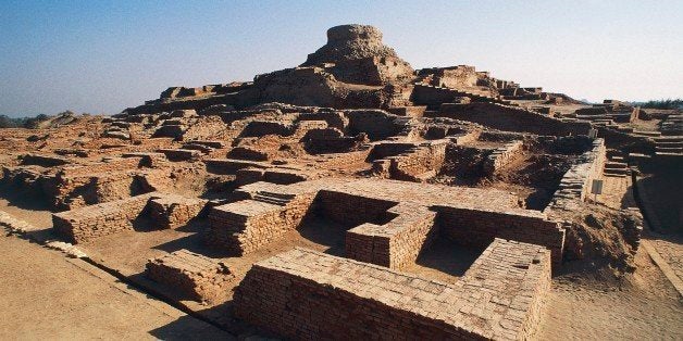 PAKISTAN - DECEMBER 10: Ruins of the archaeological site of Harappa, Indus Valley civilisation, 3rd millennium BC, Punjab, Pakistan. (Photo by DeAgostini/Getty Images)