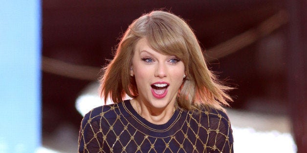 Taylor Swift performs on ABC's "Good Morning America" in Times Square on Thursday, Oct. 30, 2014, in New York. (Photo by Greg Allen/Invision/AP)