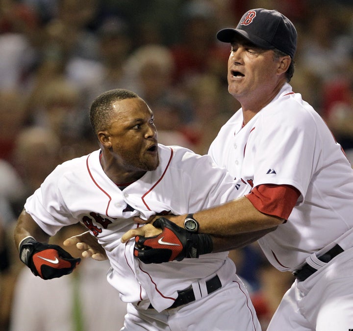 Video: punches thrown in Yankees-Red Sox baseball fight