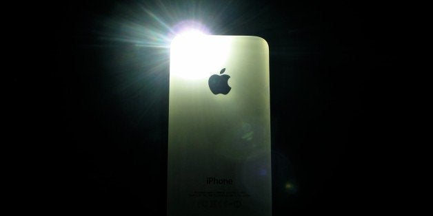 iPhone 4S - flash in the darkit's terrific how the white case glow with the flash ON