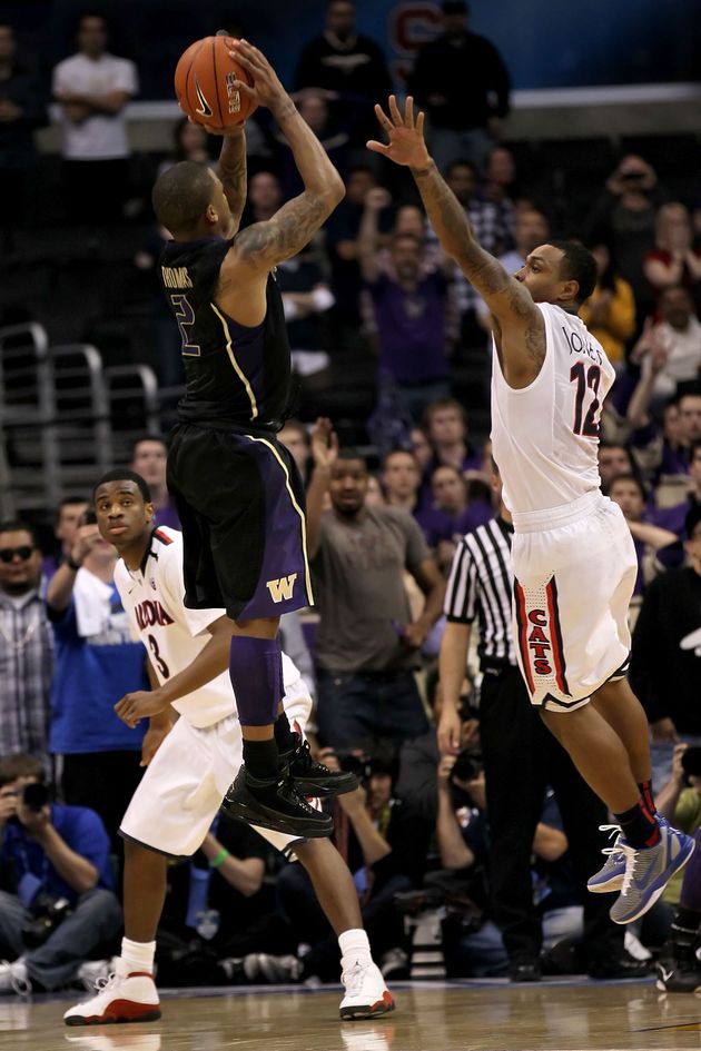 Isaiah Thomas Buzzer Beater Washington Beats Arizona For Pac 10 Championship Video Huffpost