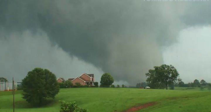 Tornado 2011 Videos: 6 Southern Twisters Caught On Film | HuffPost Impact