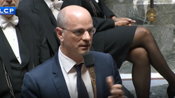 Blanquer qualifie la rumeur d’une disparition des maternelles de