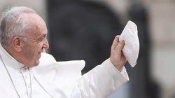 La redacción de la revista feminista del Vaticano tira la