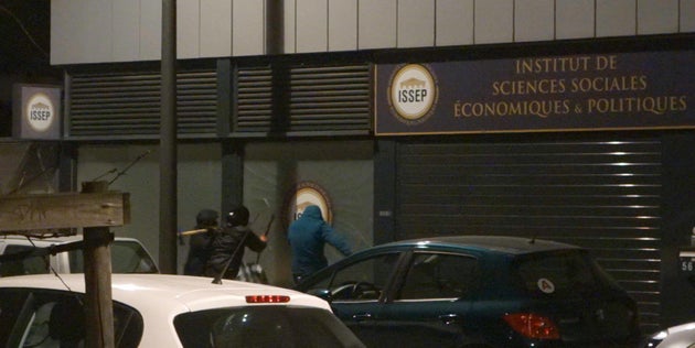 Dans la nuit du 26 au 27 mars, des militants antifascistes ont attaqué l'ISSEP (Institut des sciences...