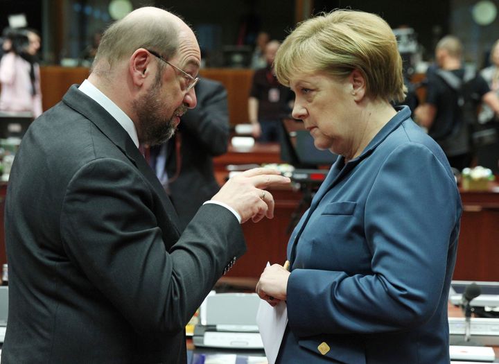 Ο ηγέτης των Γερμανών Σοσιαλδημοκρατών Μάρτιν Σουλτς, ενώπιος - ενωπίω με την Αγκελα Μέρκελ...