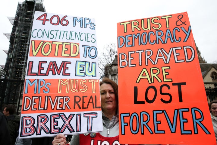 Brexit protestors outside the Houses of Parliament 