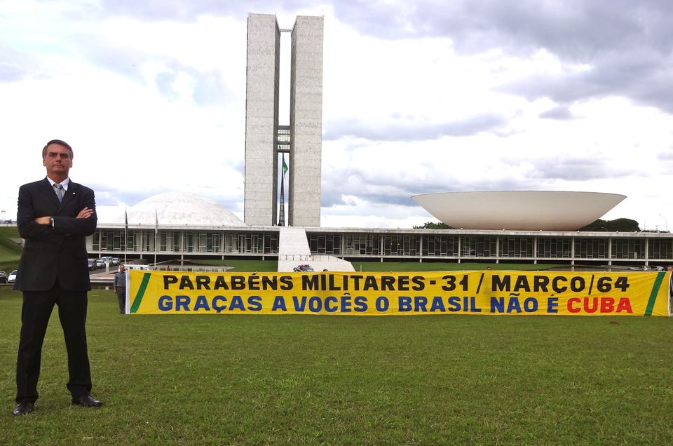 Bolsonaro em homenagem aos militares no aniversário de 50 anos do golpe de
