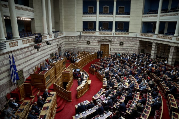 Ποινικές διώξεις σε 115 τραπεζίτες και στελέχη κομμάτων για τα δάνεια ΝΔ –