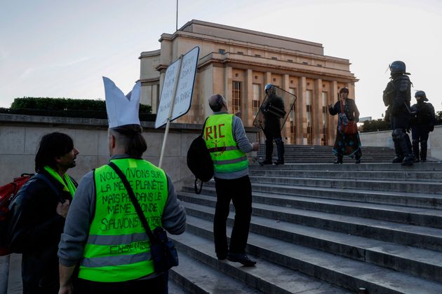 Revivez Lacte Xx Des Gilets Jaunes Le Huffington Post