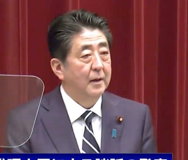 談話を発表する安倍総理