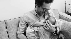 “Lait paternel”: la géniale campagne du 1er avril pour le congé