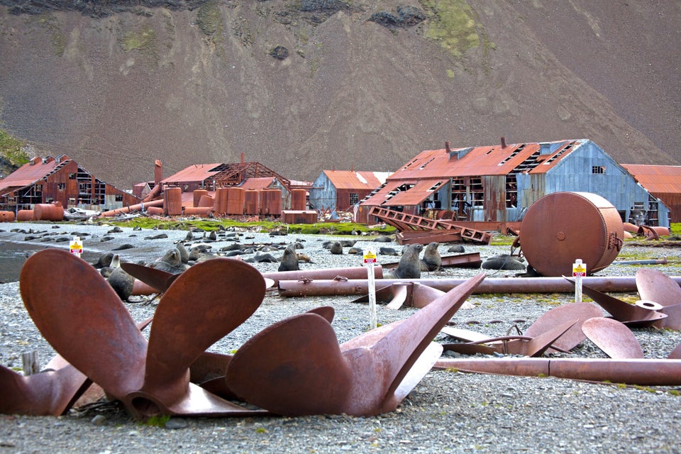 Ταξίδι στο πιο απομονωμένο μέρος της γης (1.400 χιλιόμετρα μακριά από τον