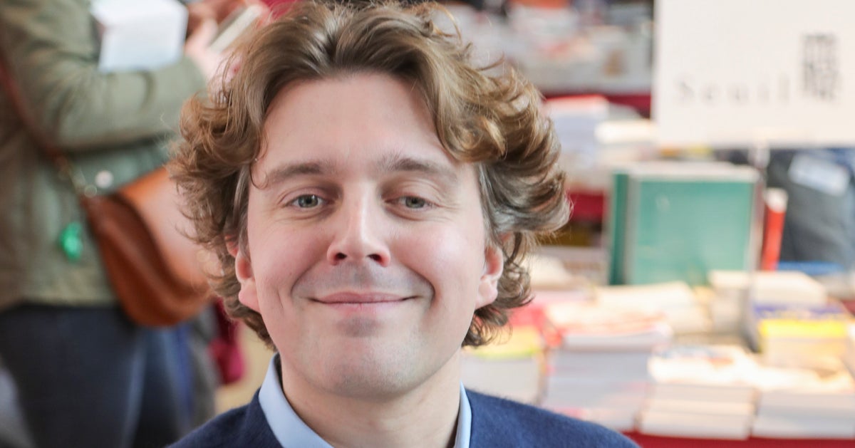 Télécharger gratuitement Images L Humoriste Belge Alex Vizorek Animera Les Molieres 2019 Sur actualisé par