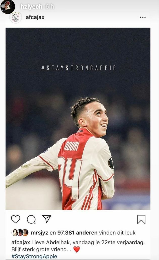 Des footballeurs rendent hommage Ã  Abdelhak Nouri Ã  l'occasion de son 22e