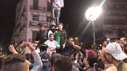 Scènes de liesse à Alger après la démission de