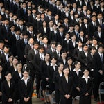 「もつ鍋」「ネットオークション」「消せるボールペン」…　新入社員のタイプで平成を振り返ると？