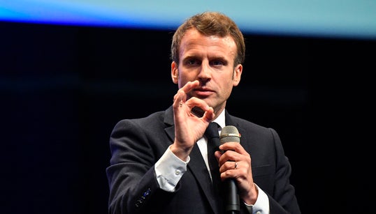 Macron veut s’attaquer au “sentiment anti-État” qui a explosé avec les gilets