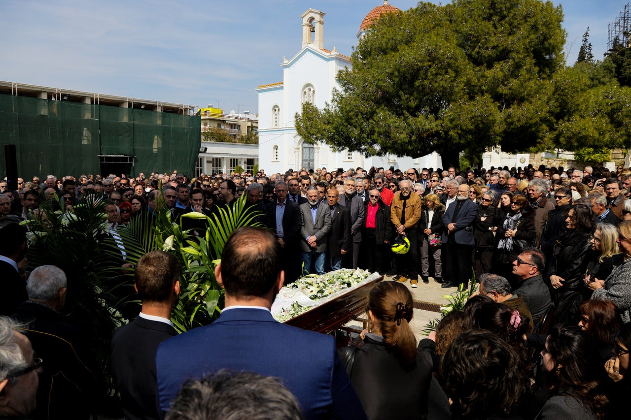 Στιγμιότυπα από την κηδεία του Βασίλη Λυριτζή 