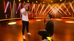 En plein direct, cet animateur star suisse demande son petit ami en