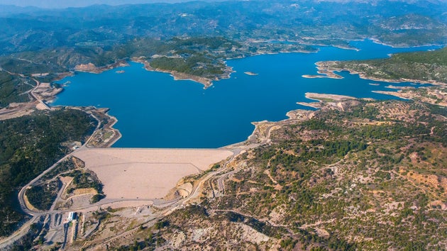 «Ξεδιψάει» η Ρόδος με το μεγαλύτερο τεχνικό έργο της νησιωτικής