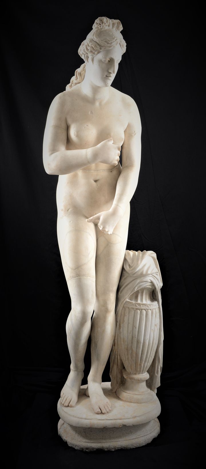Άγαλμα Αφροδίτης στον τύπο του Καπιτωλίου. Έργο ρωμαϊκών χρόνων (© Εθνικό Αρχαιολογικό Μουσείο/TAΠΑ).