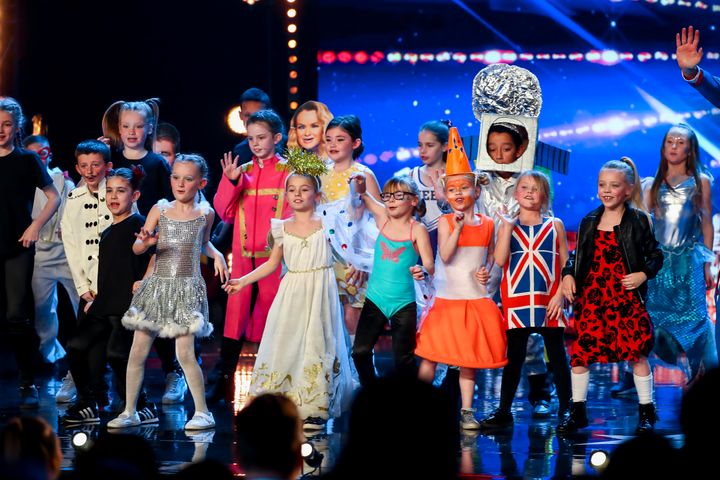 Flakefleet Primary School choir are the first Golden Buzzer act of the series