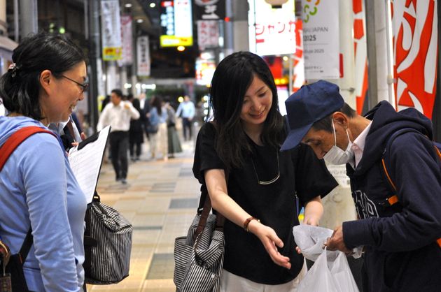 カメラを託されて生きる目的が生まれた ホームレス の人々が撮影した写真を販売するサイトが生まれるまで ハフポスト