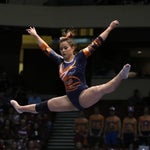 Αμερικανίδα γυμνάστρια έσπασε τα πόδια της σε