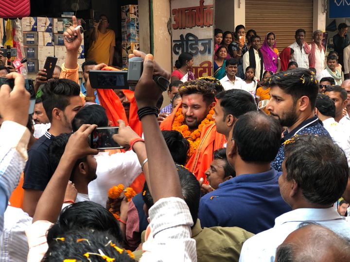 Chirag Paswan being surrounded by people in Maharajganj market of Jamui