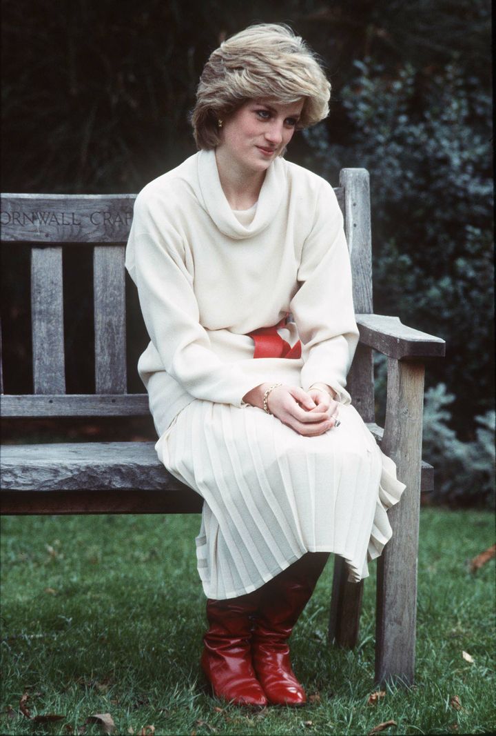 Emma Corrin will be playing Princess Diana in series four