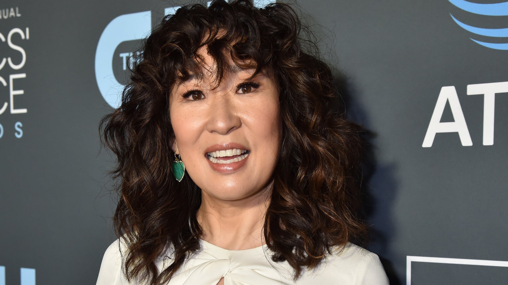 Curly Bangs Are The Coolest Hairstyle To Try In 2019 Huffpost Life