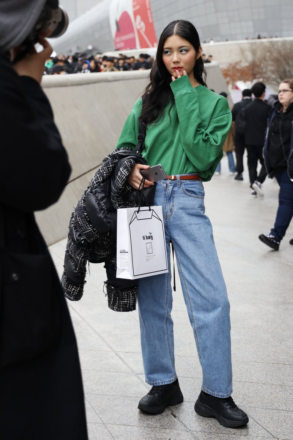 3,680 Seoul Fashion Week Street Style Stock Photos, High-Res