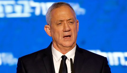 “Nous respectons la décision du peuple”: Gantz reconnaît sa défaite face à Netanyahu en