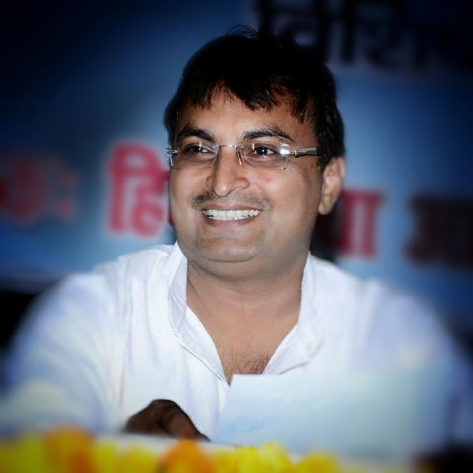 Ravikant teaches Hindi literature at Lucknow University.