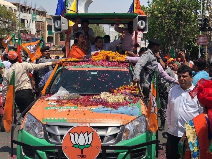 Gadkari told BJP supporters to go to 100 families who don’t support the party and convince them to vote for him.