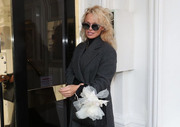 Pamela Anderson Brands UK 'America's Bitch' In Rant About Julian ...
